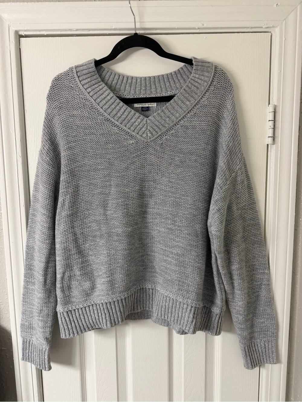 American Eagle Light Gray Oversized Knit Heavyweight Sweater V-Neck Size Small